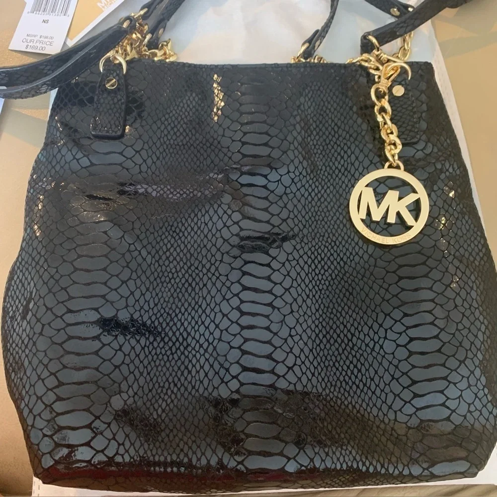 Michael Kors Jet Set Chain Black Messenger Embossed Leather 35F4GTCM2G Brand New